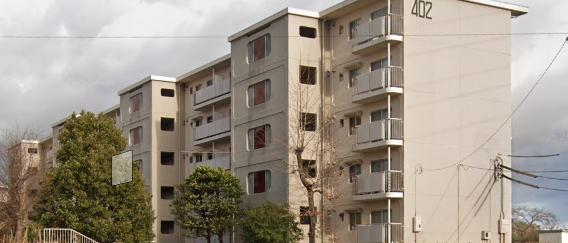 押草団地４０２号棟