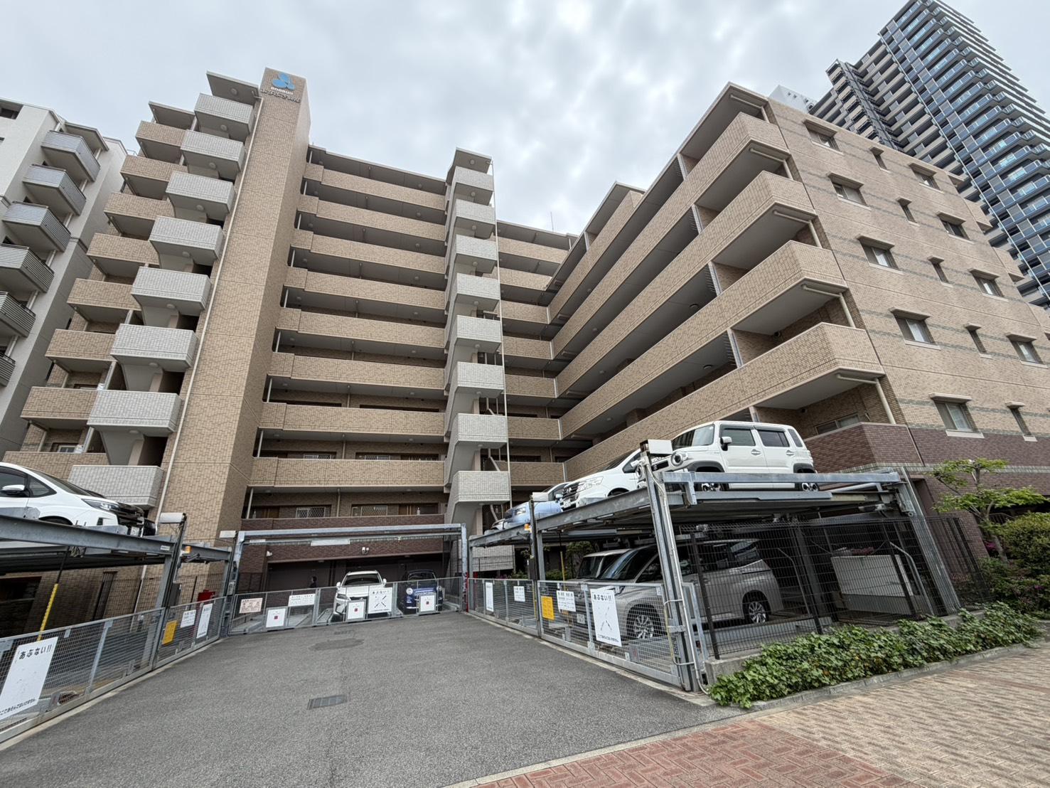 アルファステイツ鷹取駅前